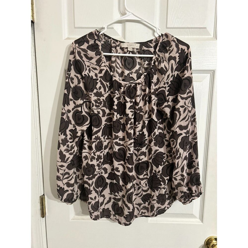 LOFT Women's Lavendar Floral Top
